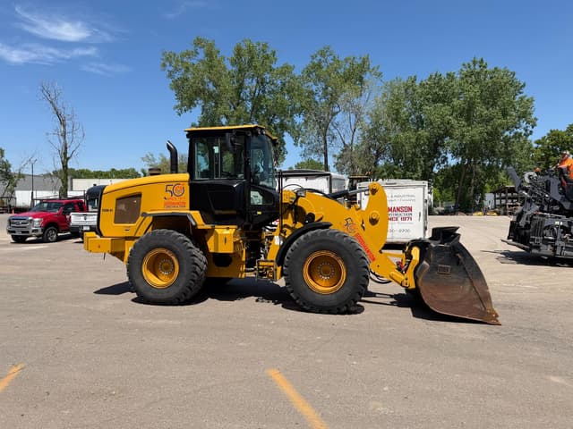 Image of Caterpillar 926M equipment image 2