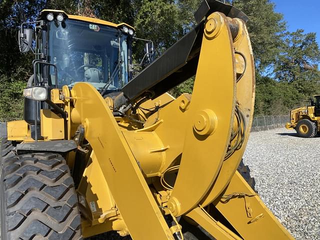 Image of Caterpillar 938M equipment image 4