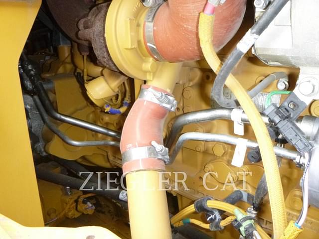 Image of Caterpillar 953K equipment image 1