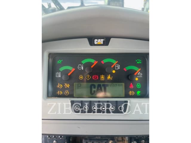 Image of Caterpillar 953K equipment image 4