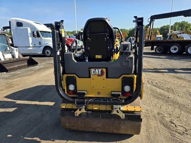 Image of Caterpillar CB2.7 equipment image 3