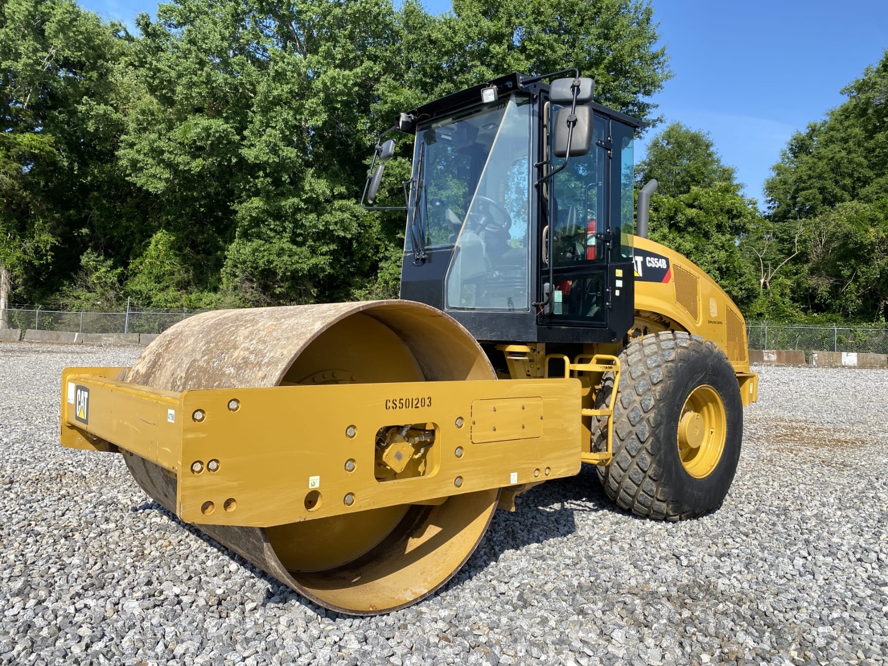 2021 Caterpillar CS54B Equipment Image0
