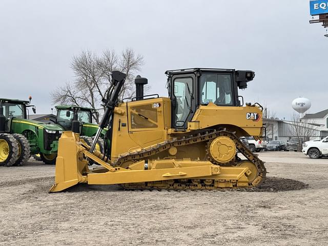 Image of Caterpillar D6 equipment image 1