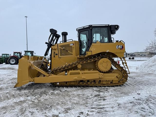 Image of Caterpillar D6 equipment image 2