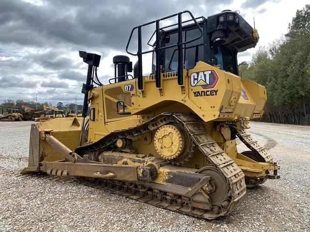 Image of Caterpillar D7 equipment image 1