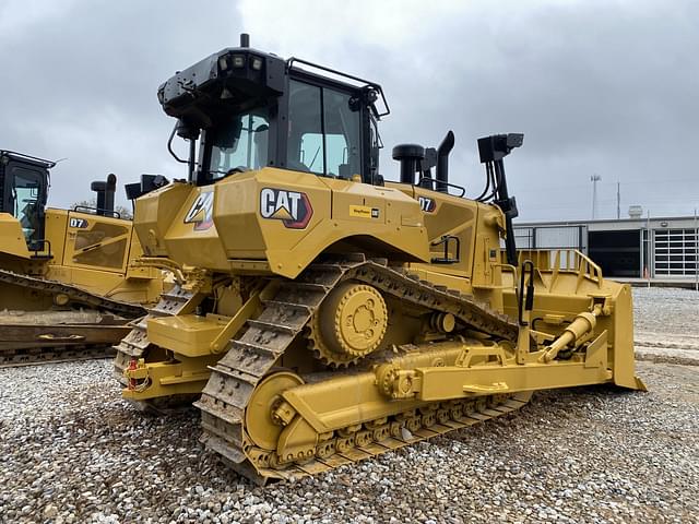 Image of Caterpillar D7 equipment image 2