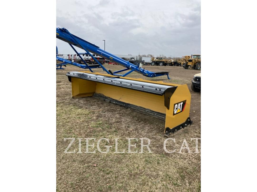 Image of Caterpillar Snow Pusher Primary Image