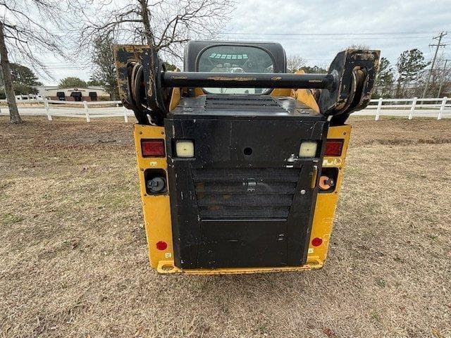 Image of Caterpillar 232D3 equipment image 3