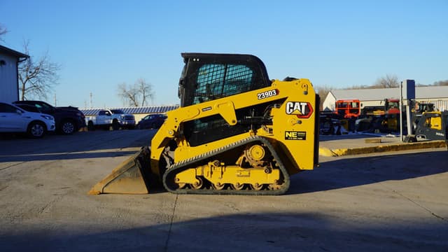 Image of Caterpillar 239D3 equipment image 1