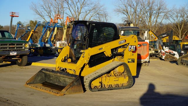 Image of Caterpillar 239D3 equipment image 4