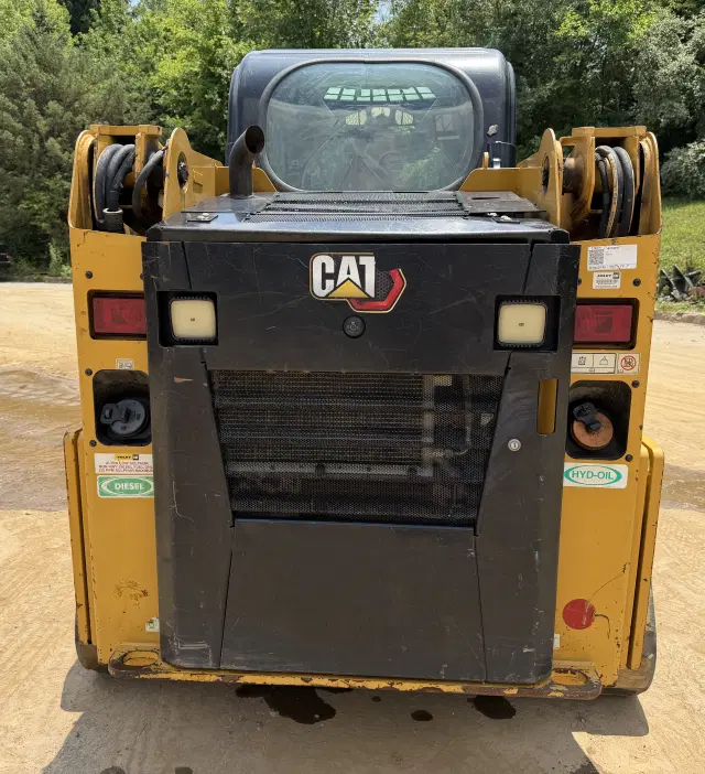 Image of Caterpillar 239D3 equipment image 2