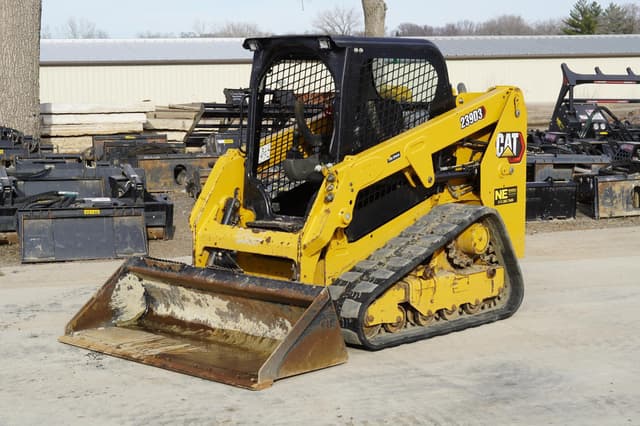 Image of Caterpillar 239D3 equipment image 2