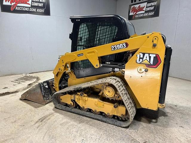 Image of Caterpillar 239D3 equipment image 2