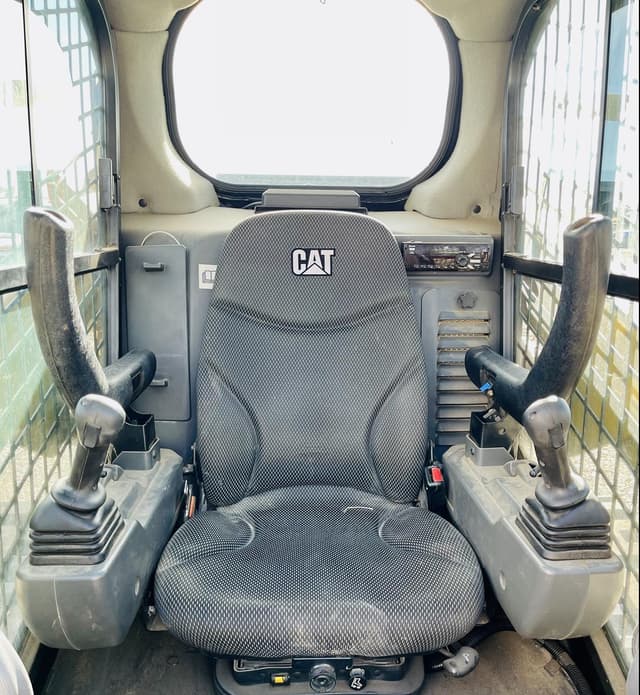 Image of Caterpillar 259D3 equipment image 4