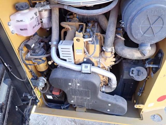 Image of Caterpillar 259D3 equipment image 3