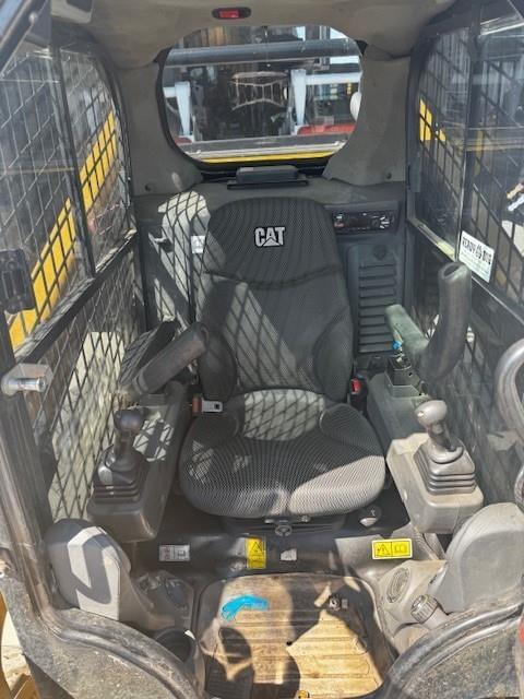 Image of Caterpillar 262D3 equipment image 3