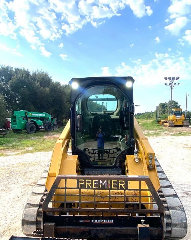 Image of Caterpillar 289D3 equipment image 3