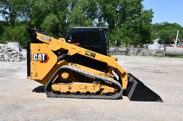 Image of Caterpillar 299D3XE equipment image 4