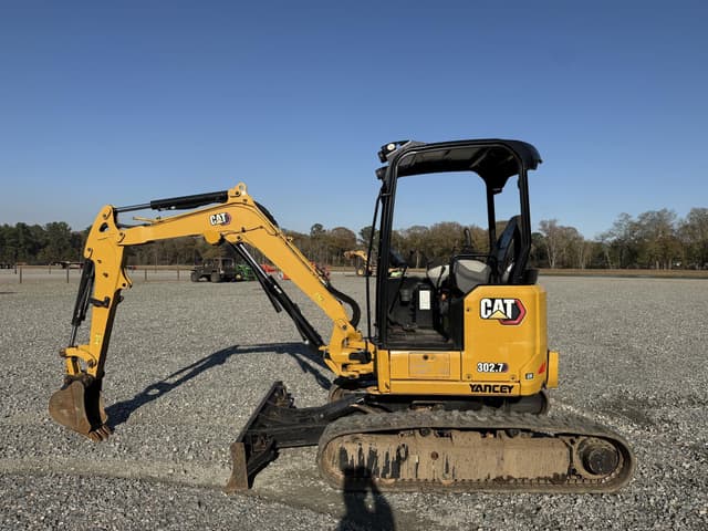 Image of Caterpillar 302.7CR equipment image 2