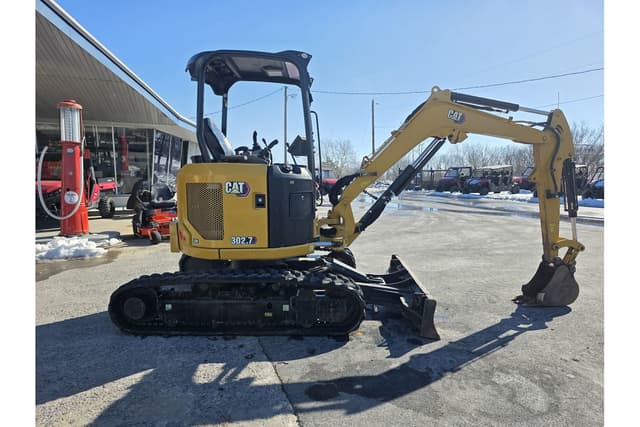 Image of Caterpillar 302.7CR equipment image 3