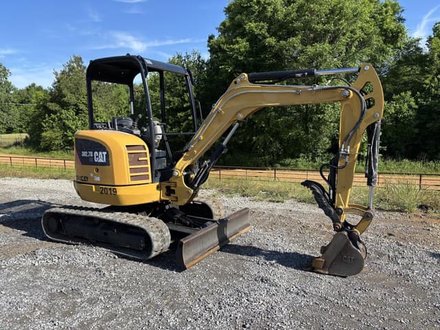 Image of Caterpillar 302.7D CR equipment image 1