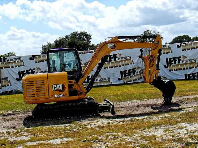 Image of Caterpillar 305.5E2 equipment image 3