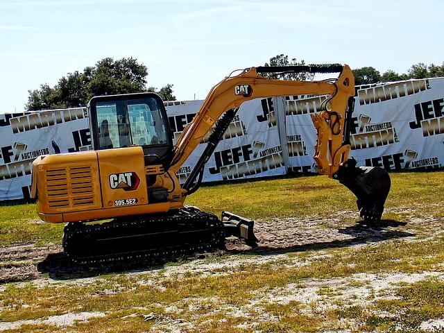 Image of Caterpillar 305.5E2 equipment image 3