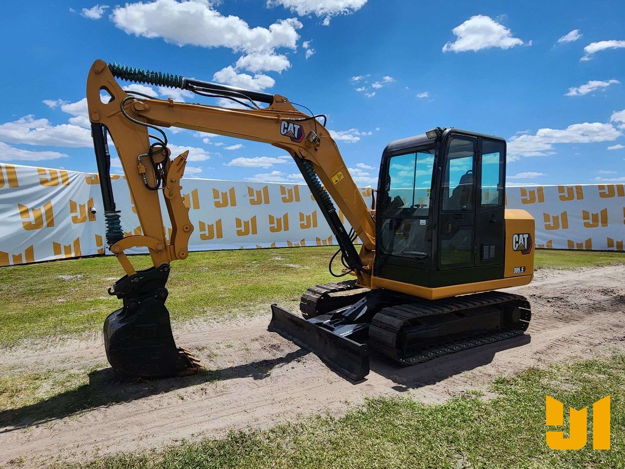 2021 Caterpillar 305.5E2 Equipment Image0