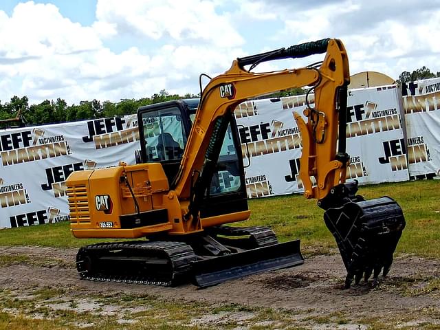Image of Caterpillar 305.5E2 equipment image 2