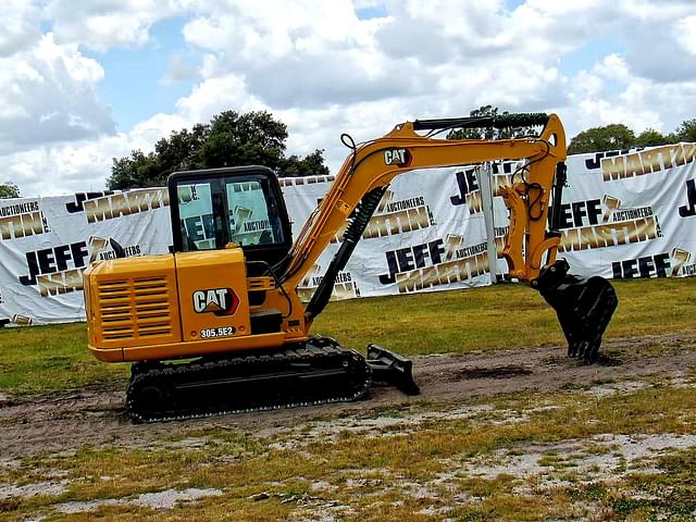 Image of Caterpillar 305.5E2 equipment image 3