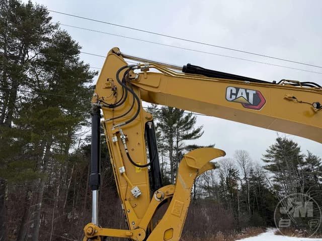 Image of Caterpillar 323 equipment image 2