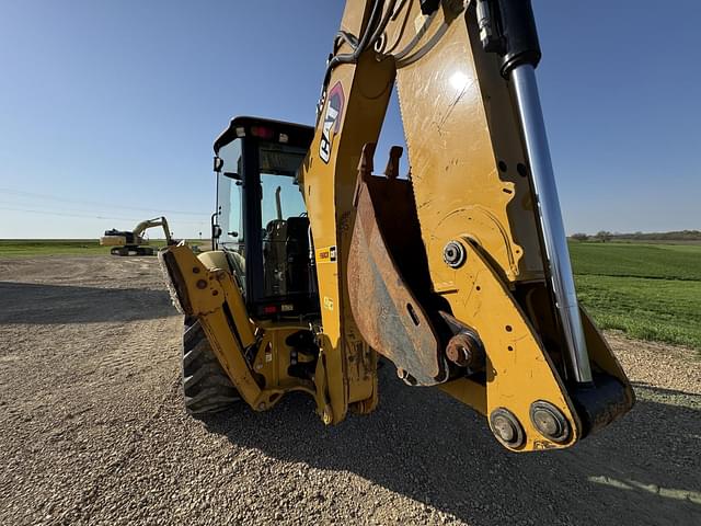 Image of Caterpillar 420 equipment image 4