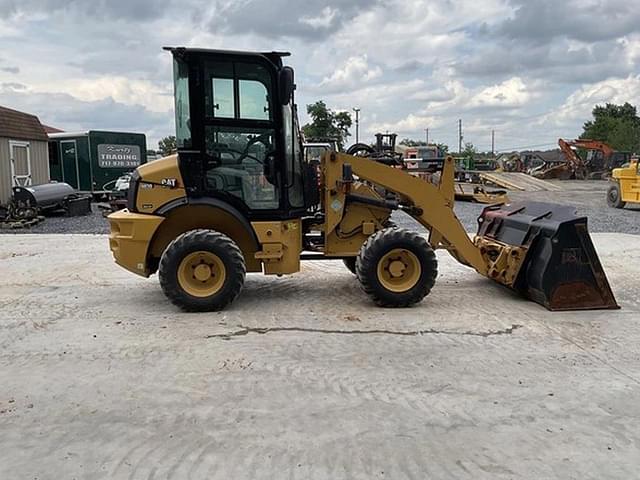 Image of Caterpillar 903D equipment image 4