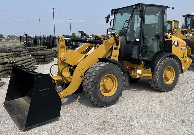 Image of Caterpillar 906M equipment image 2
