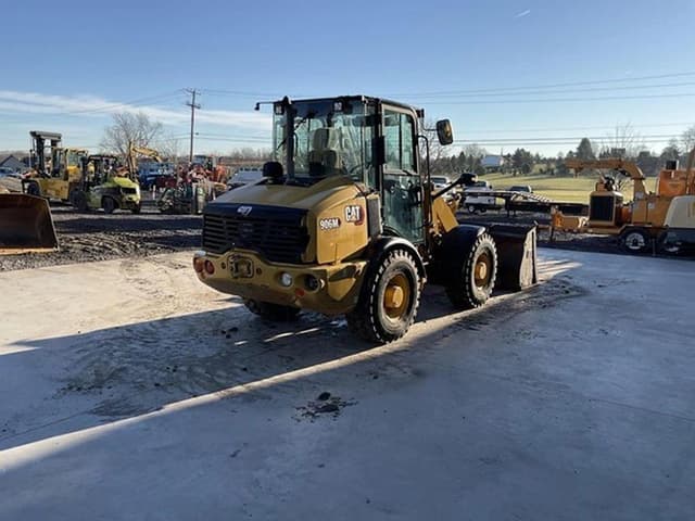 Image of Caterpillar 906M equipment image 3