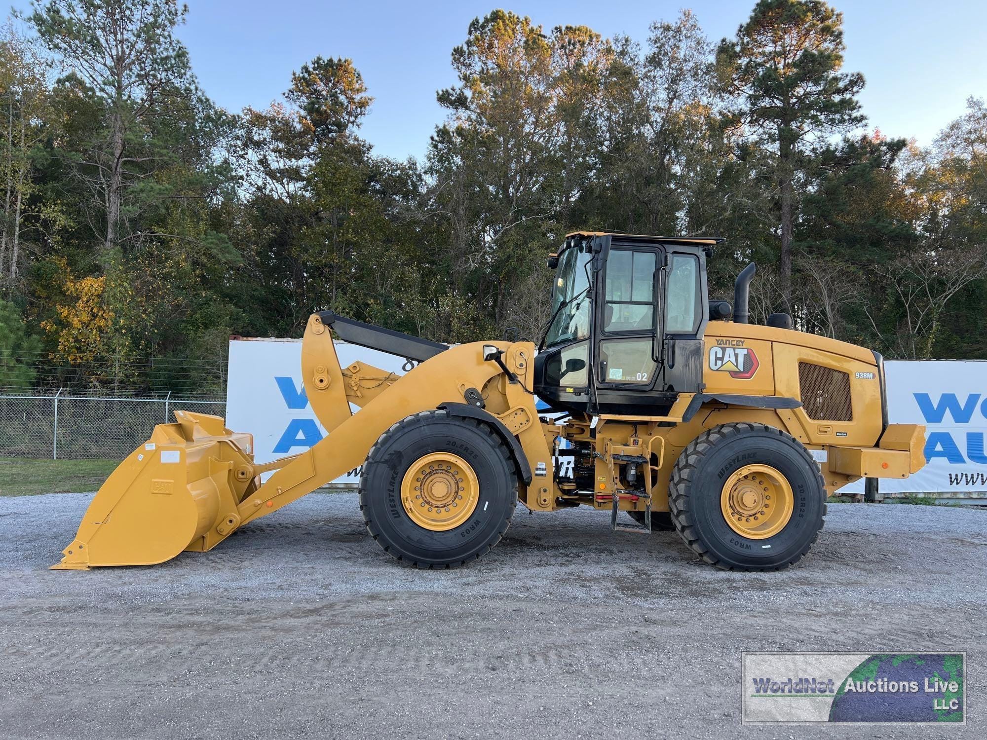 Main image Caterpillar 938M