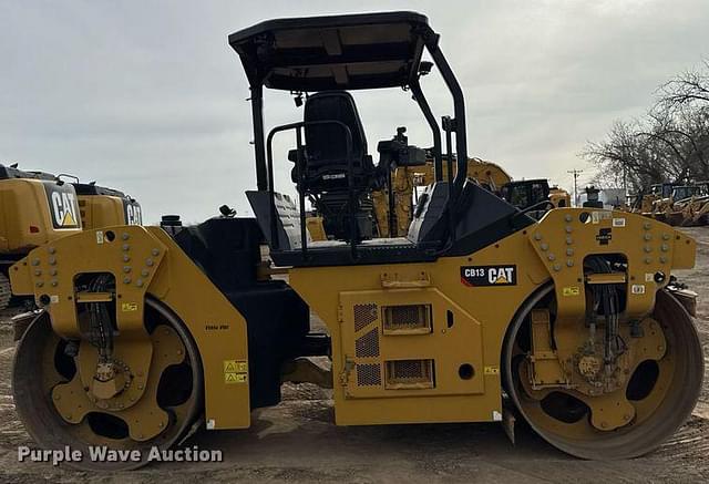 Image of Caterpillar CB13 equipment image 3