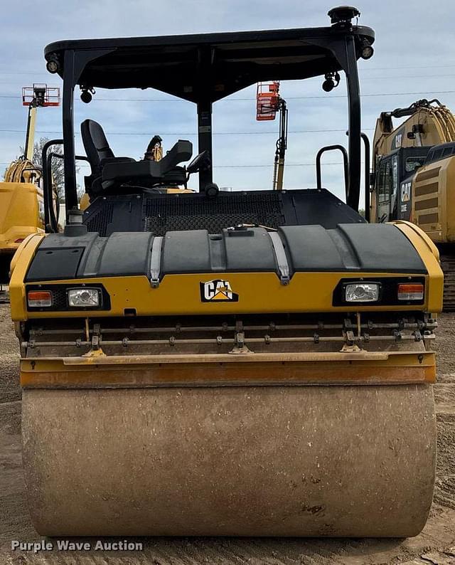 Image of Caterpillar CB13 equipment image 1