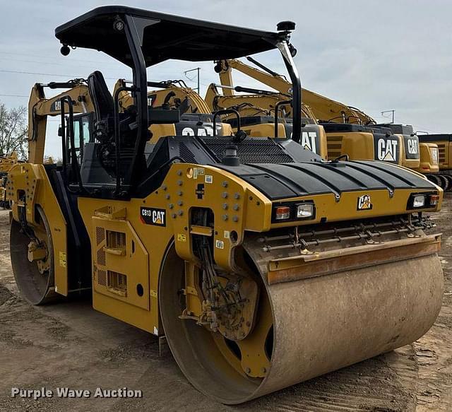 Image of Caterpillar CB13 equipment image 2