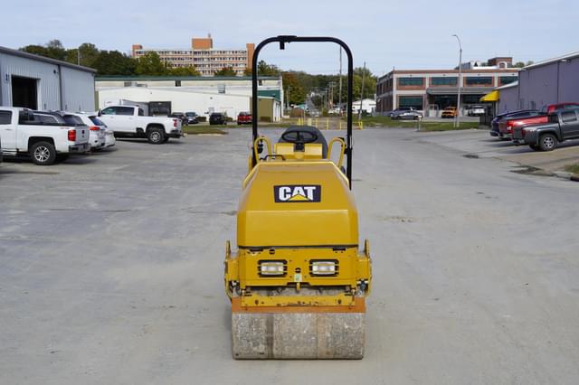 Image of Caterpillar CB1.7 equipment image 4