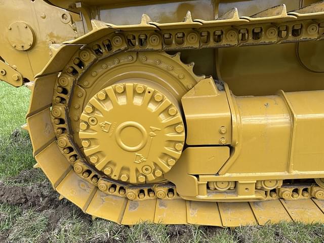 Image of Caterpillar D2 equipment image 3
