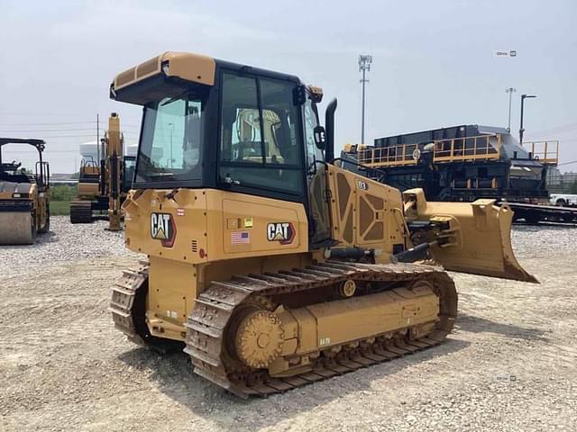 Image of Caterpillar D3 equipment image 2