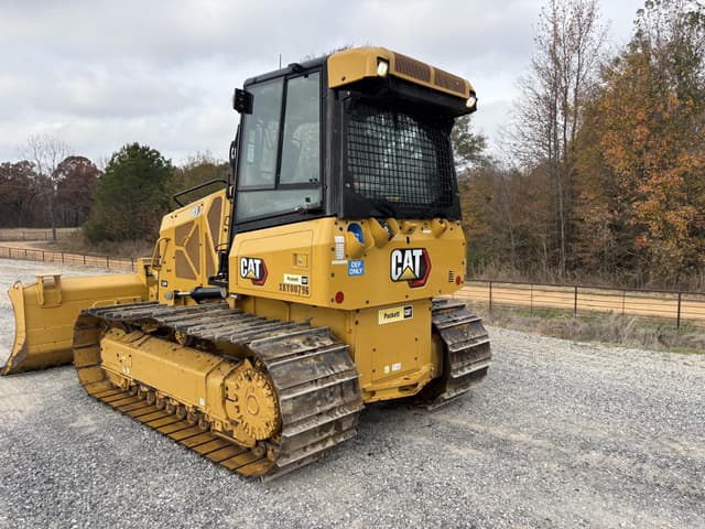 Image of Caterpillar D3 equipment image 2