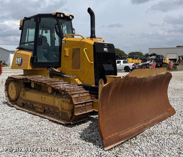 Image of Caterpillar D4 equipment image 2