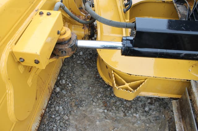 Image of Caterpillar D4LGP equipment image 3