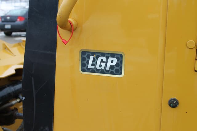 Image of Caterpillar D4LGP equipment image 1