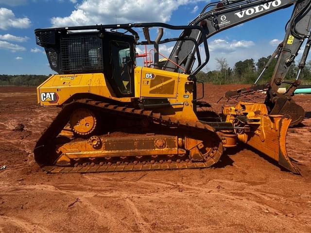 Image of Caterpillar D5 equipment image 1