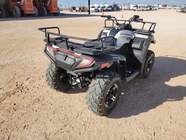 Image of CFMoto CForce 600 equipment image 4