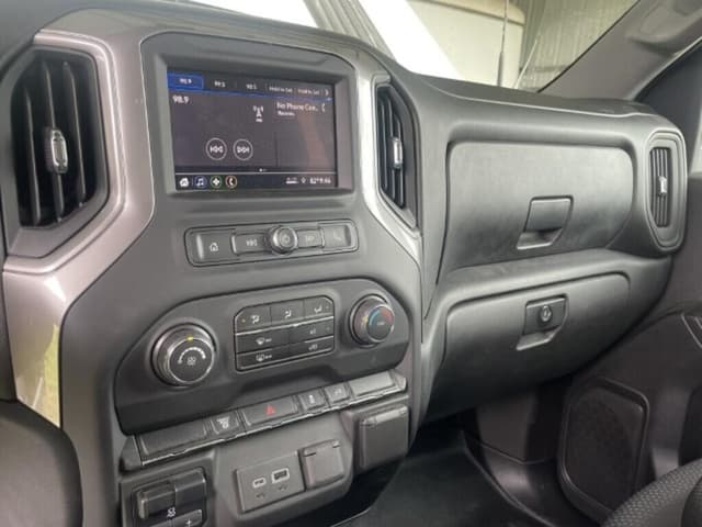 Image of Chevrolet 3500HD equipment image 3