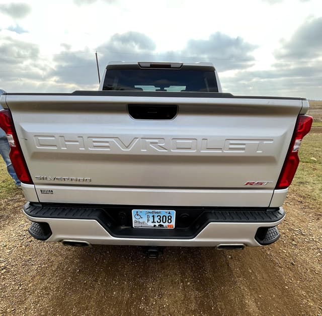 Image of Chevrolet 1500 equipment image 4